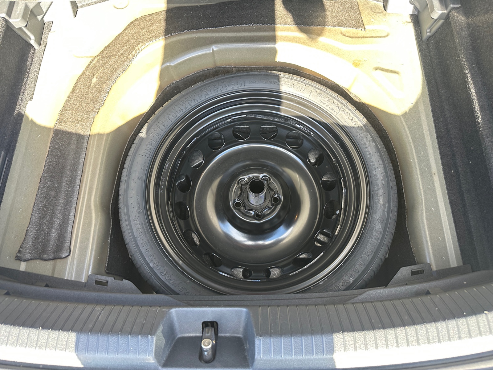 VOLKSWAGEN TAIGO INTERIEUR+PASSAGER