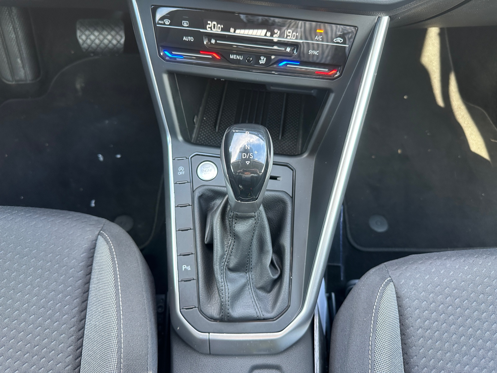 VOLKSWAGEN TAIGO CONSOLE+CENTRALE