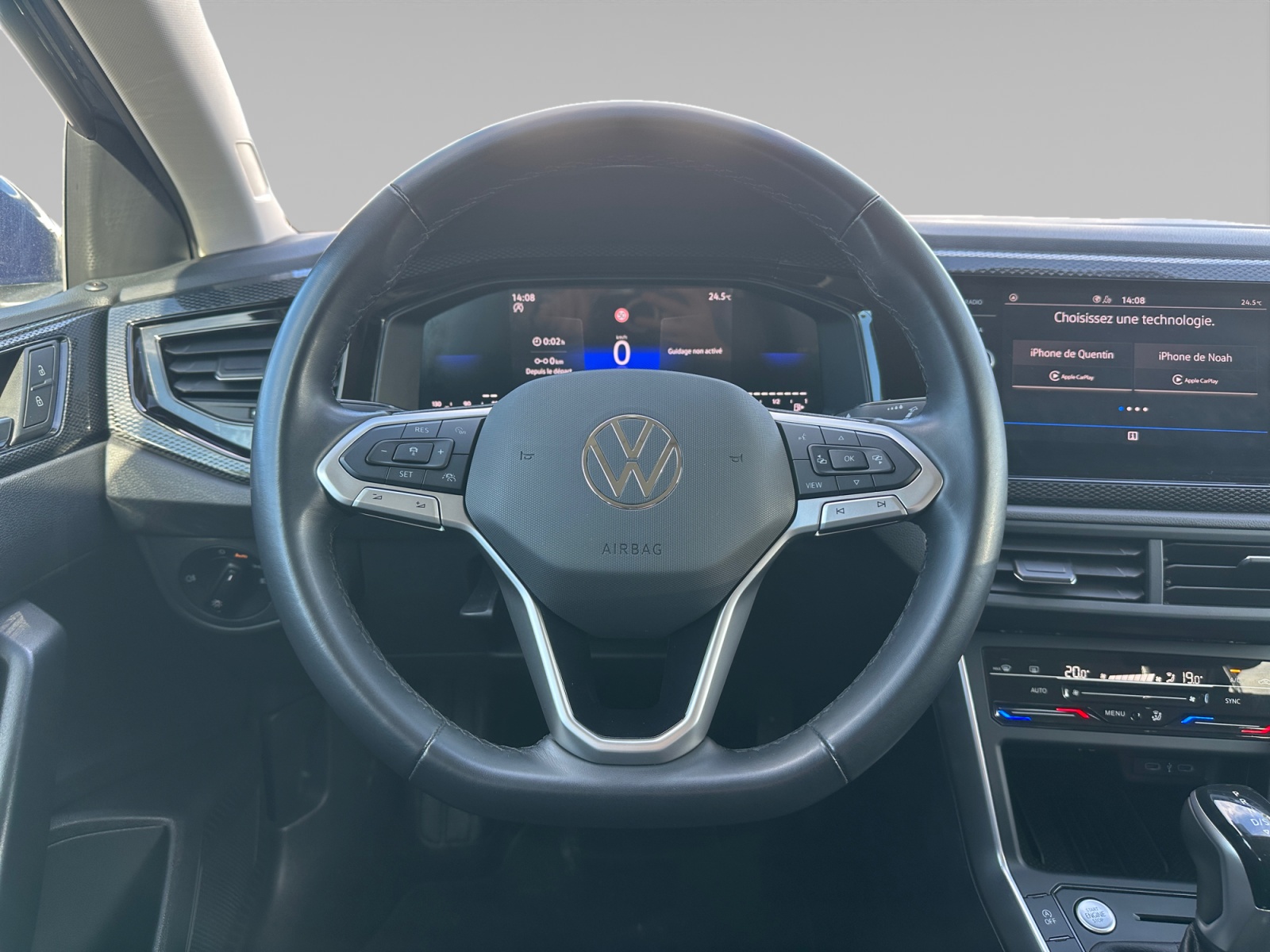 VOLKSWAGEN TAIGO POSTE+DE+PILOTAGE