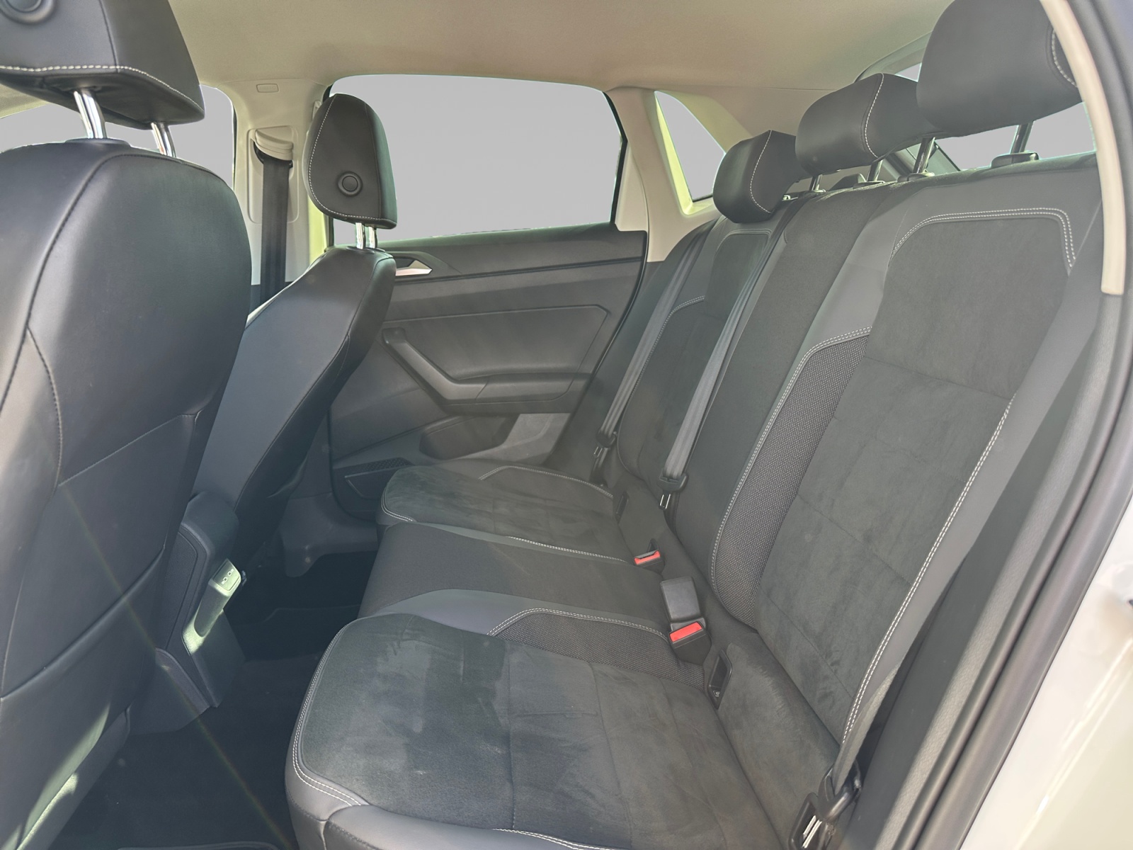 VOLKSWAGEN POLO SIEGE+ARRIERE+GAUCHE