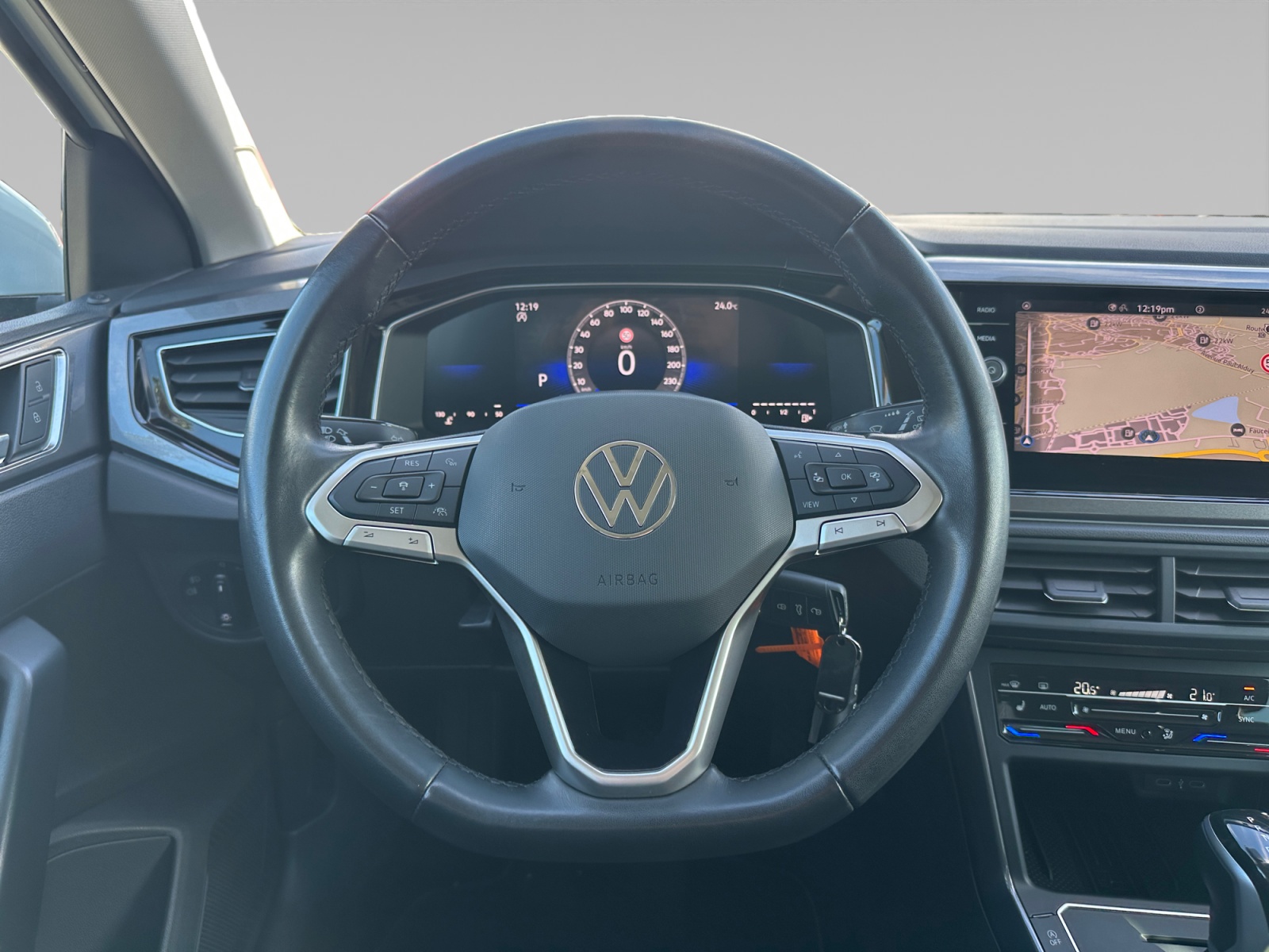 VOLKSWAGEN POLO POSTE+DE+PILOTAGE