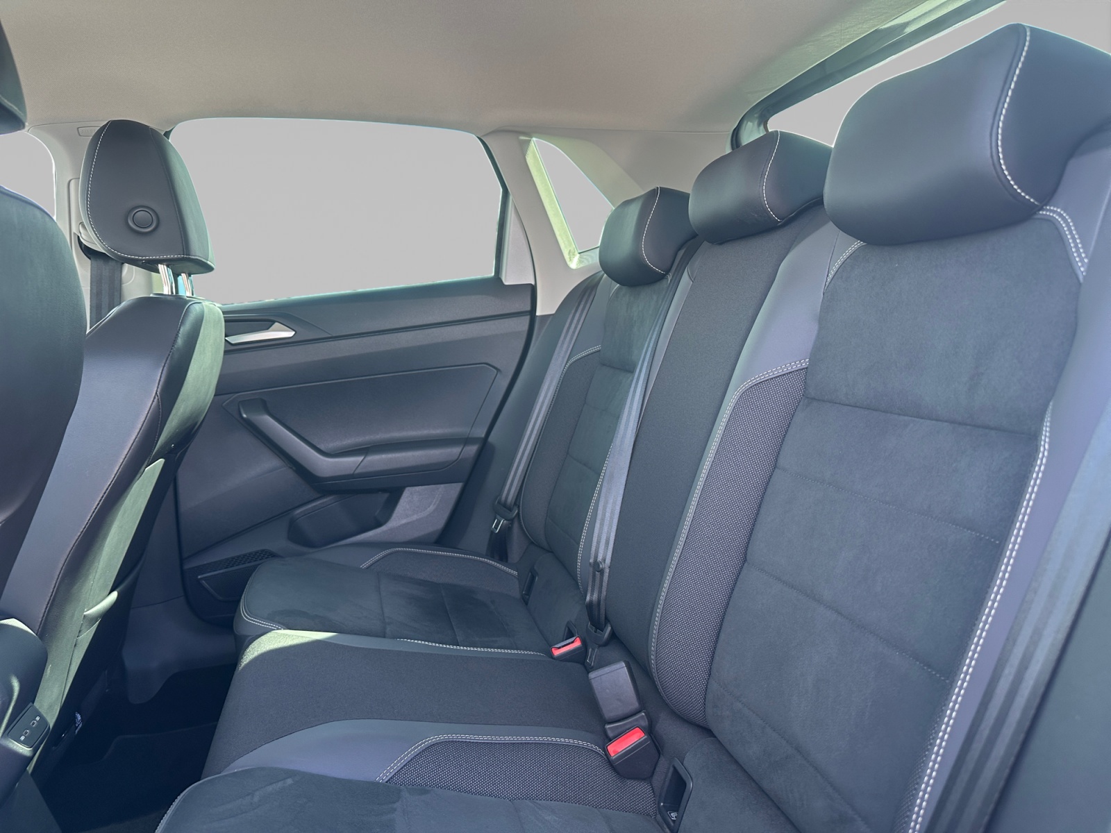 VOLKSWAGEN POLO SIEGE+ARRIERE+GAUCHE