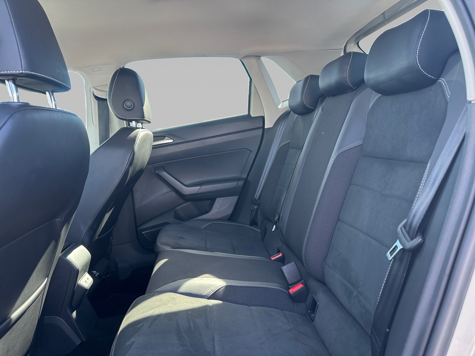 VOLKSWAGEN POLO SIEGE+ARRIERE+GAUCHE