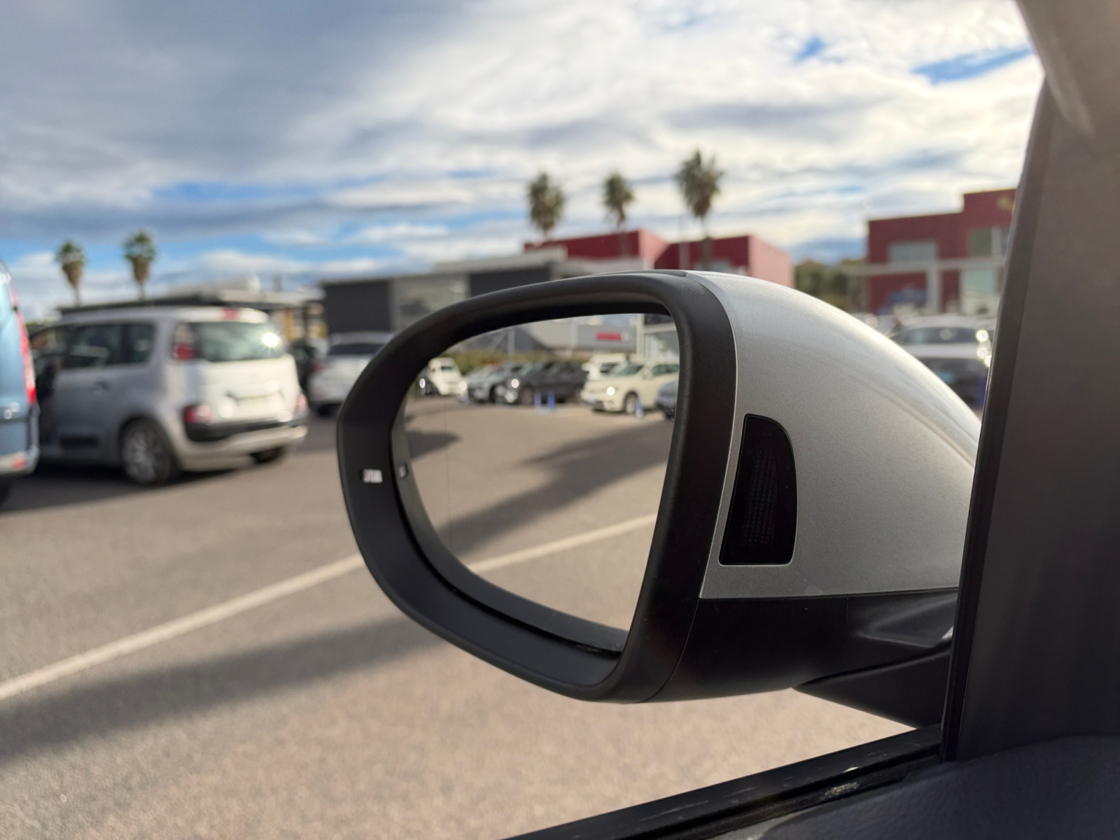 VOLKSWAGEN T CROSS