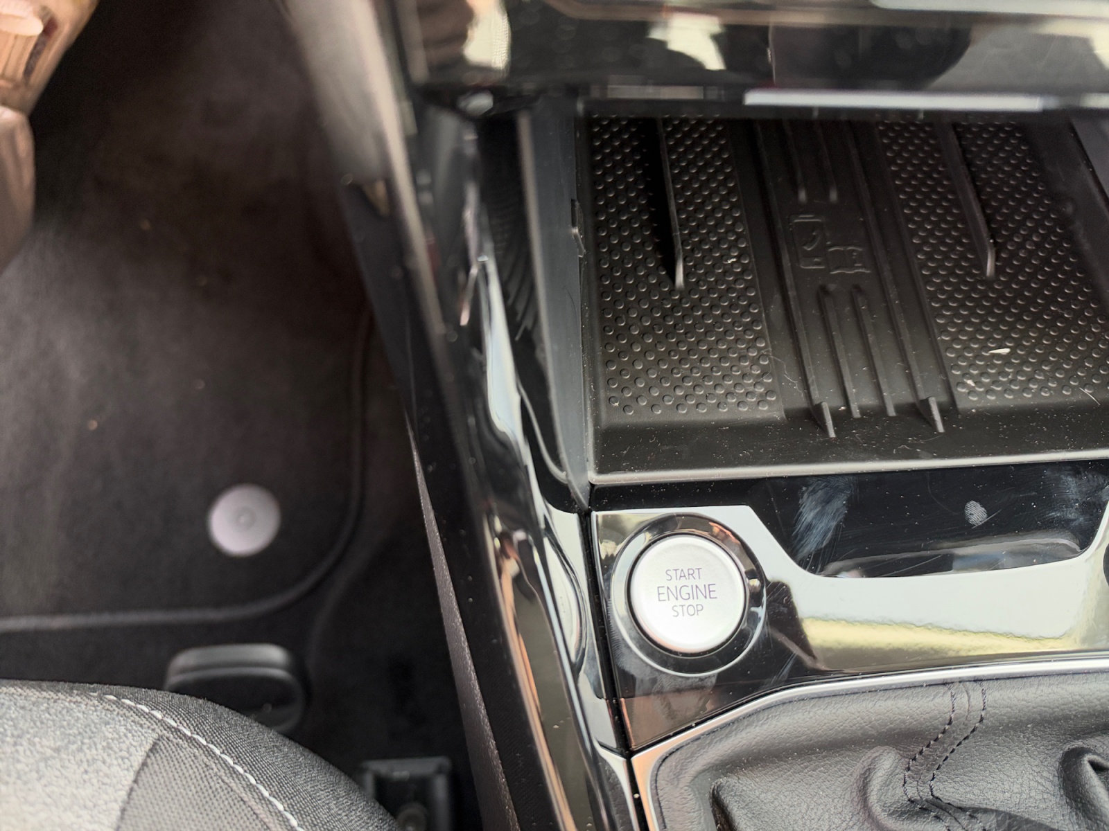 VOLKSWAGEN T CROSS