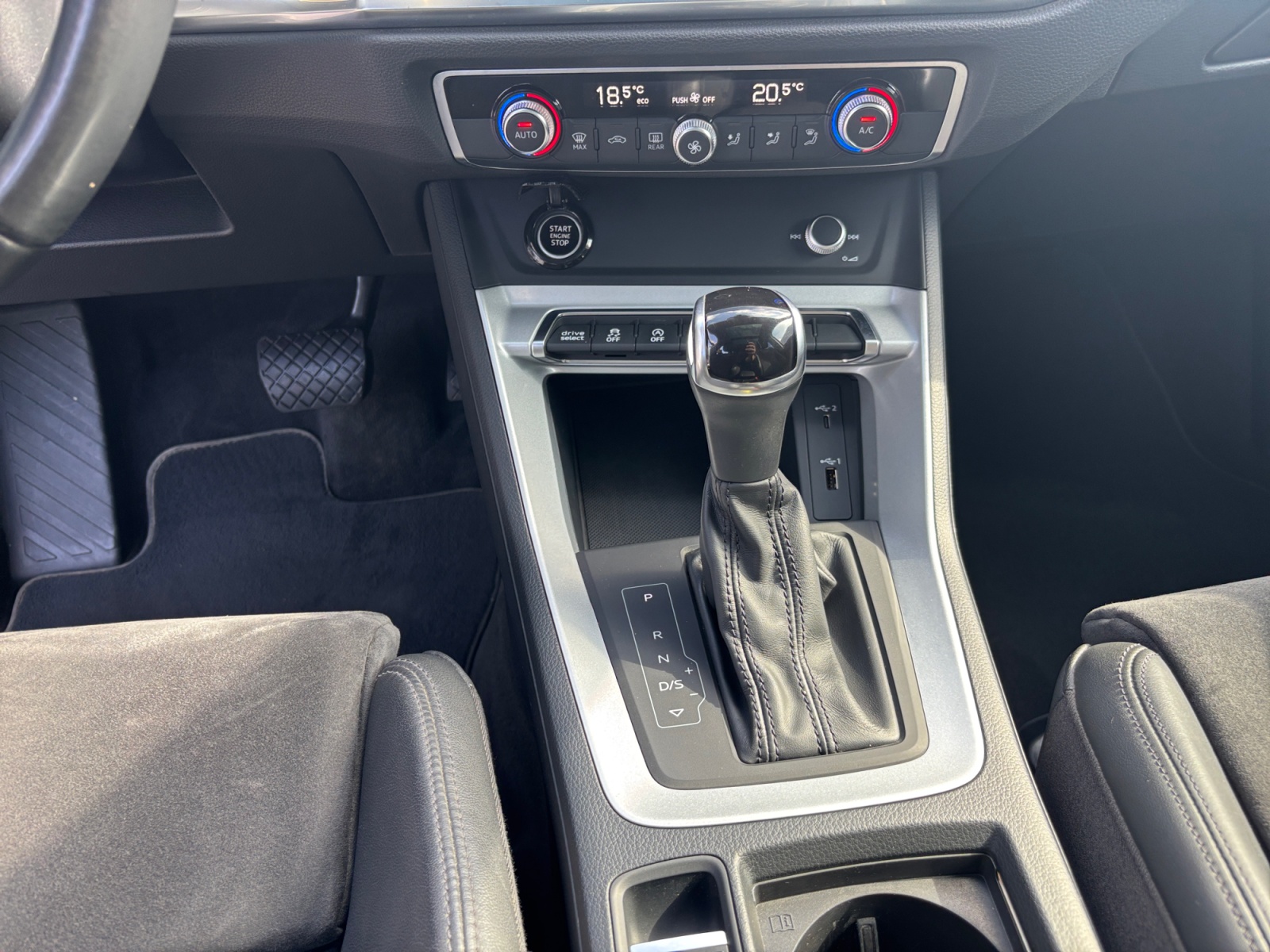 AUDI Q3 CONSOLE+CENTRALE