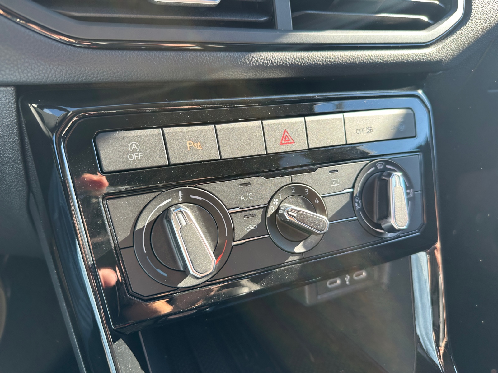 VOLKSWAGEN T CROSS