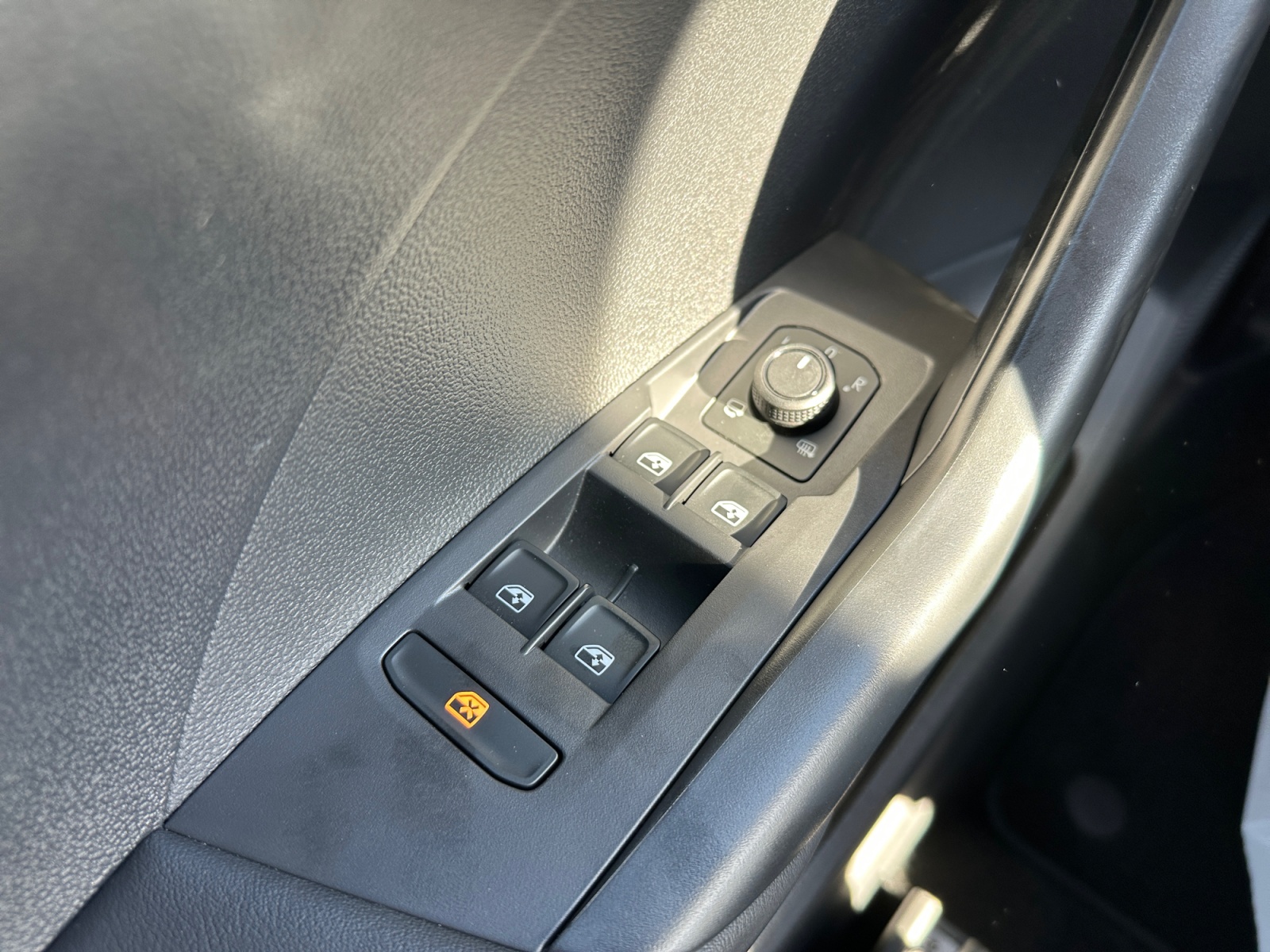 VOLKSWAGEN T CROSS