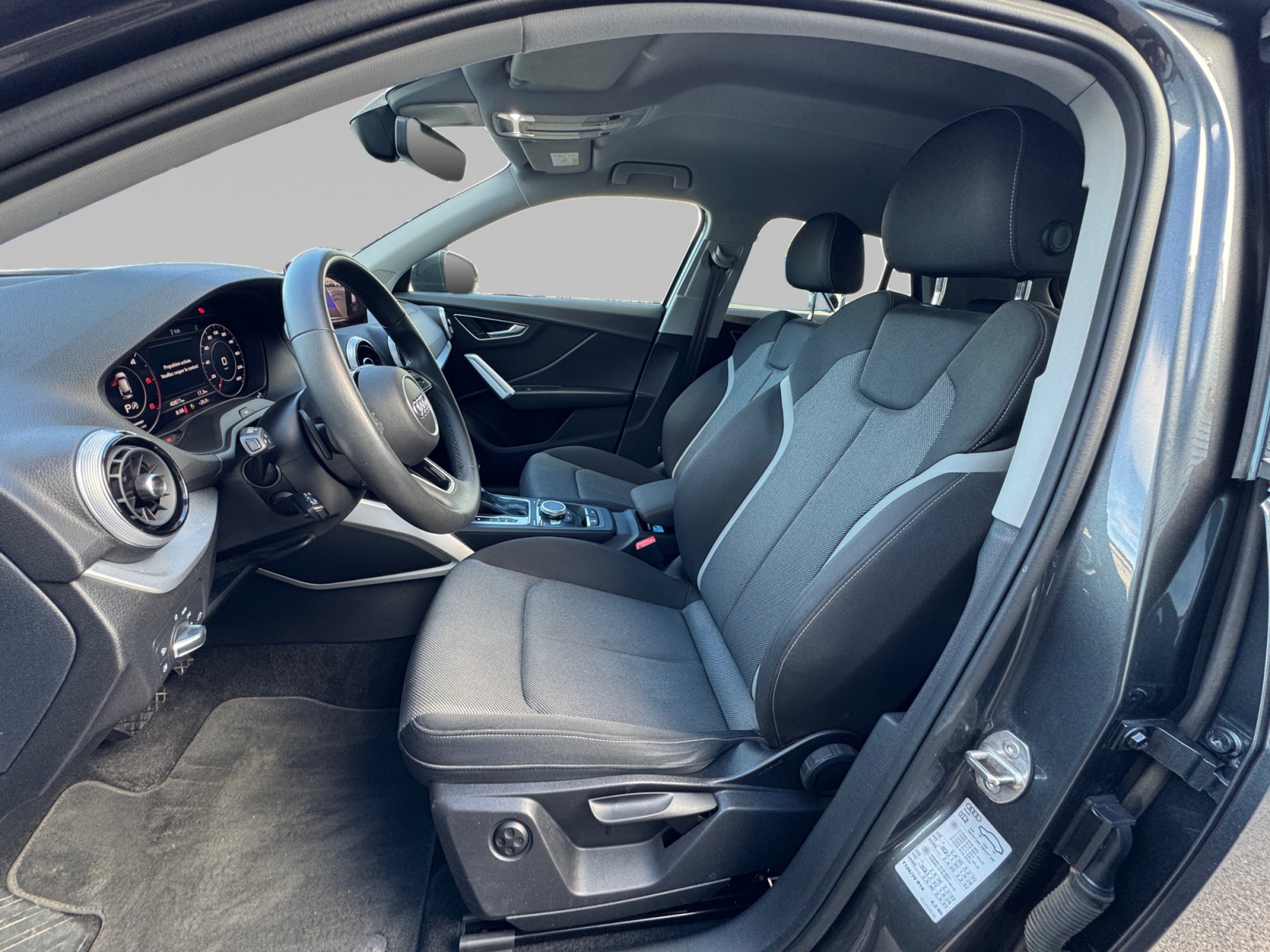 AUDI Q2 INTERIEUR+CONDUCTEUR
