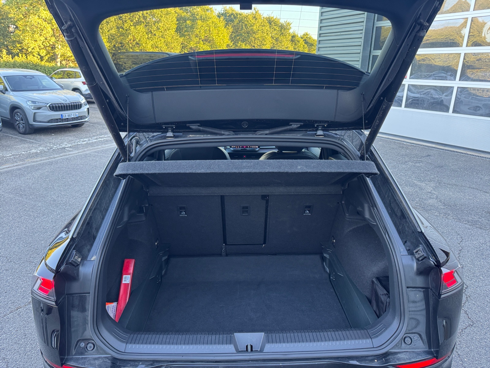 VOLKSWAGEN T ROC