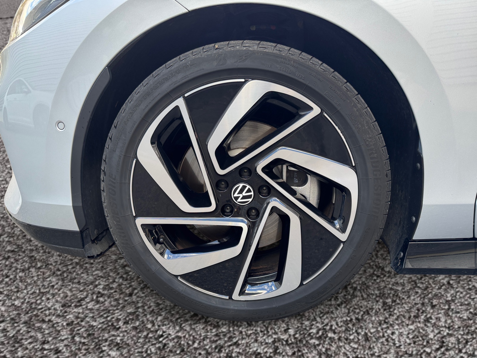 VOLKSWAGEN ID7+TOURER JANTE+AVANT+GAUCHE