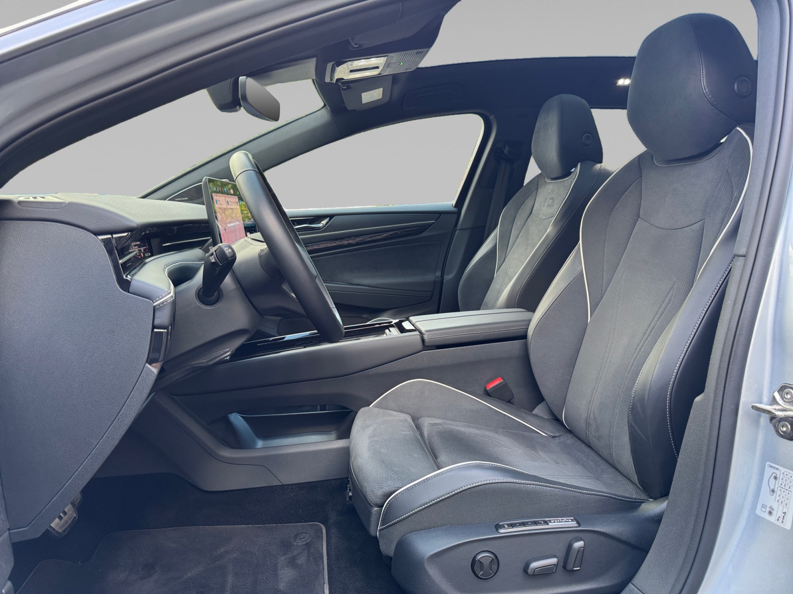 VOLKSWAGEN ID7+TOURER INTERIEUR+CONDUCTEUR
