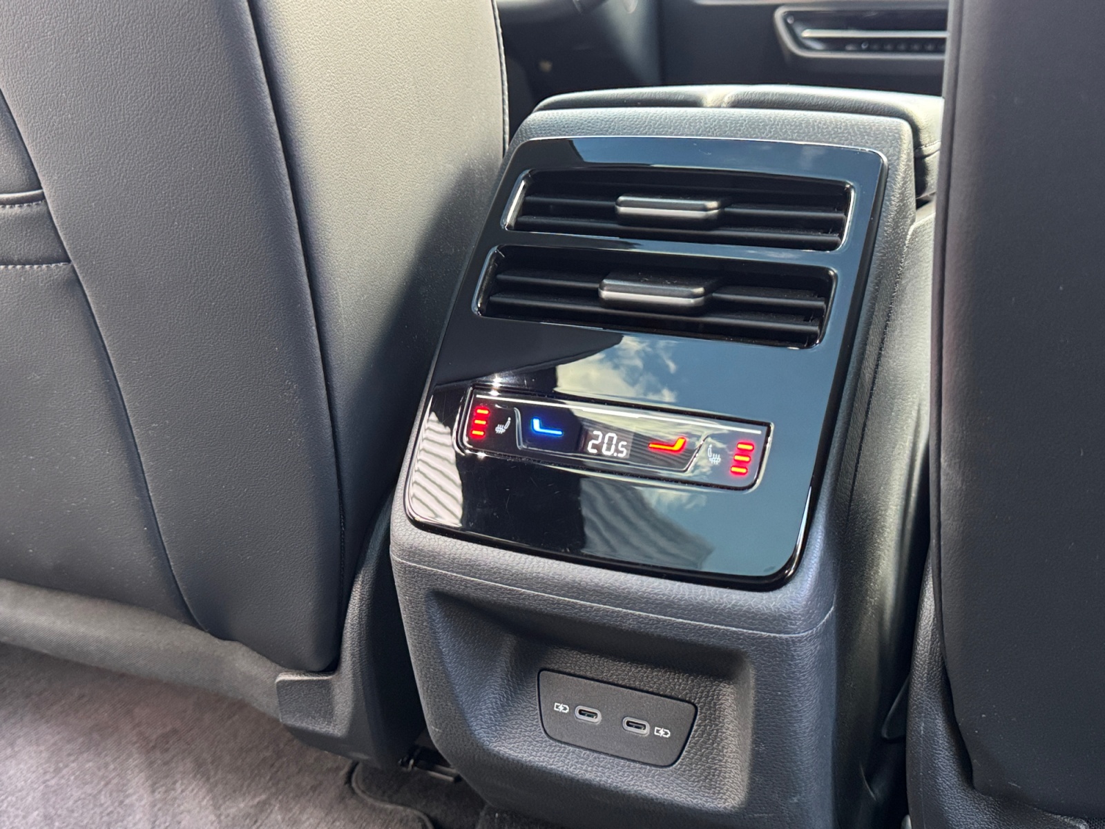 VOLKSWAGEN ID7+TOURER