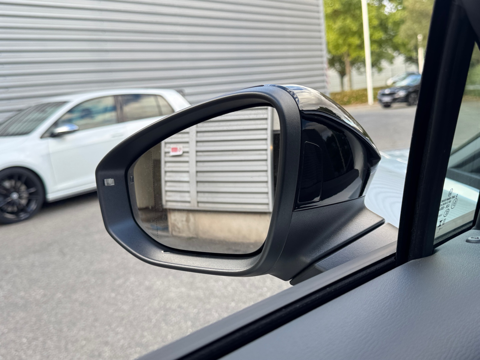 VOLKSWAGEN ID7+TOURER
