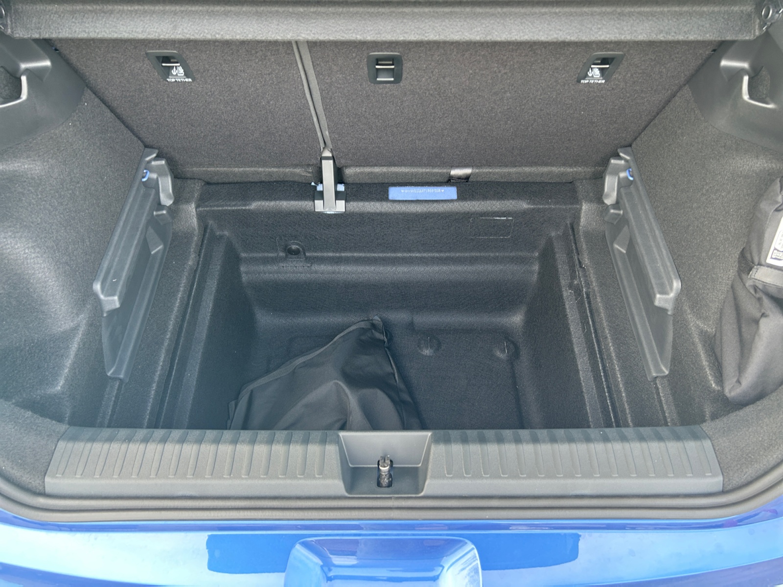 VOLKSWAGEN ID+POLO