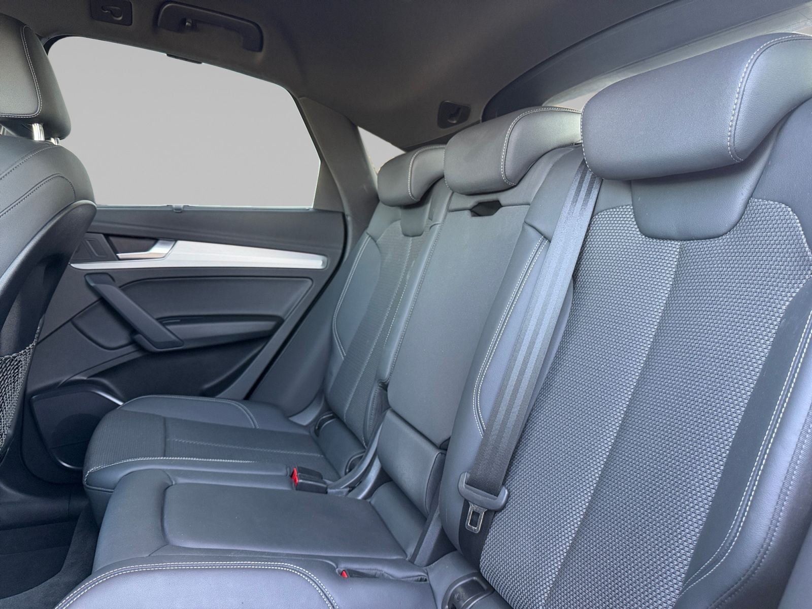 AUDI Q5+SPORTBACK SIEGE+ARRIERE+GAUCHE