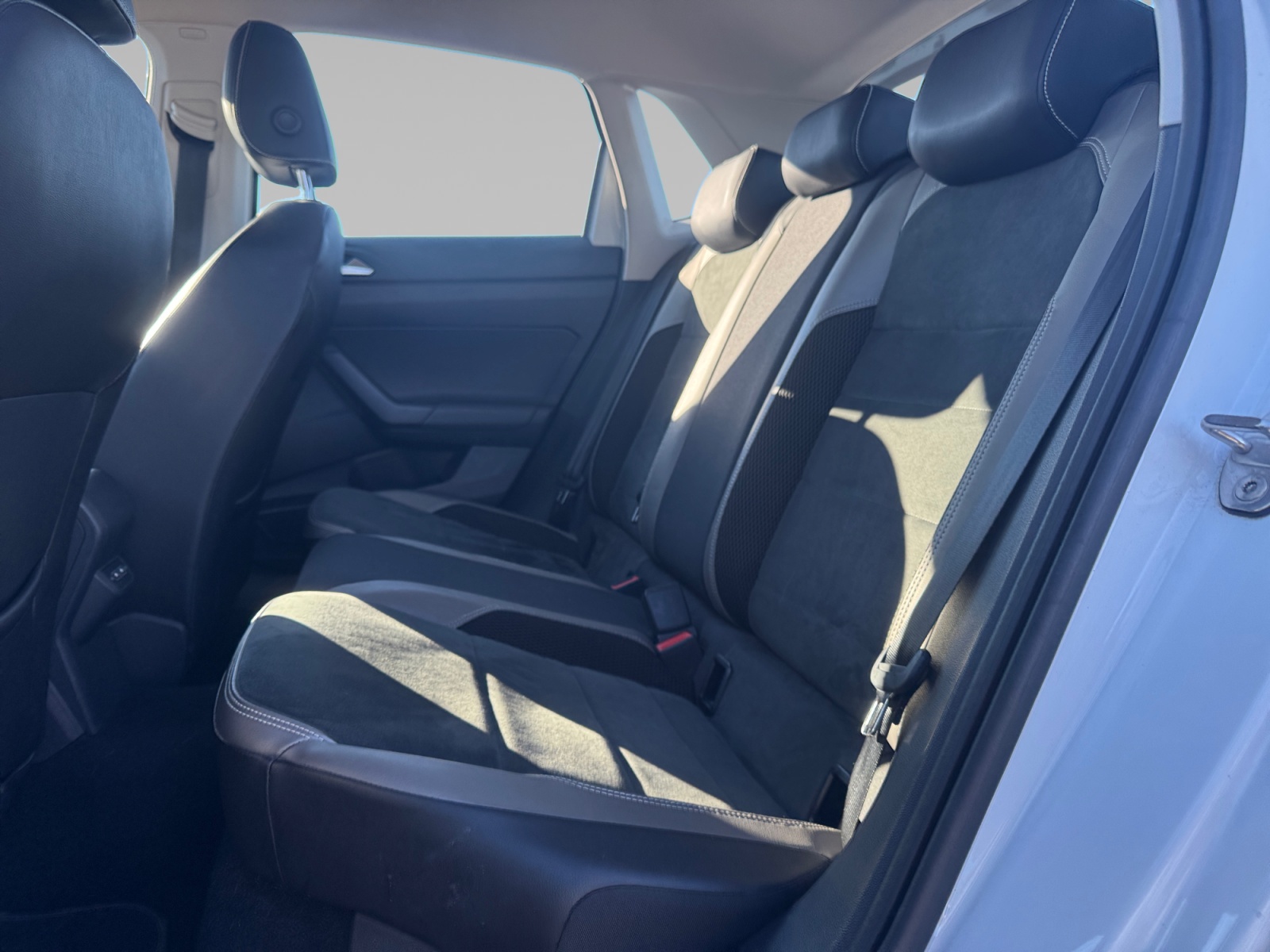 VOLKSWAGEN POLO SIEGE+ARRIERE+GAUCHE