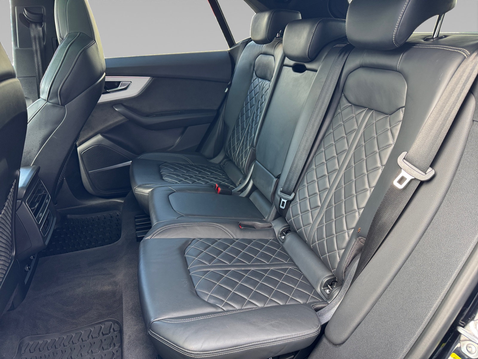 AUDI Q8 SIEGE+ARRIERE+GAUCHE