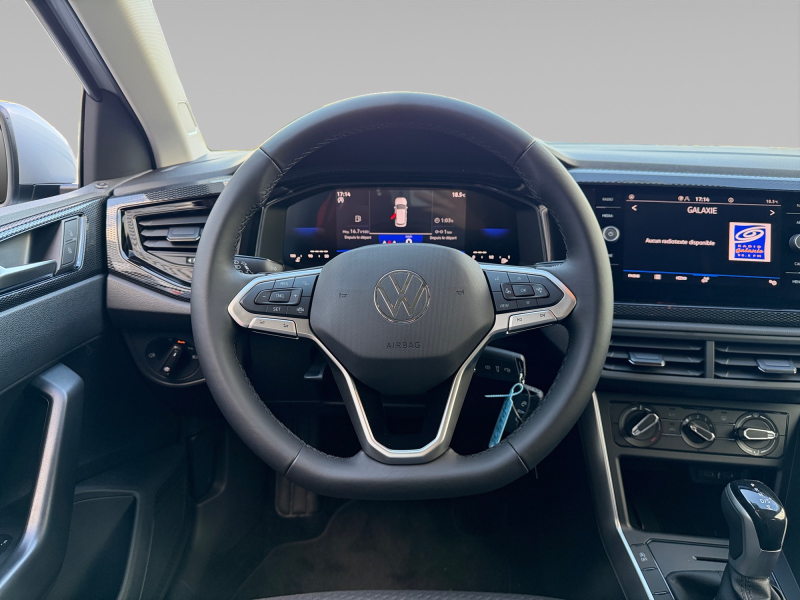 VOLKSWAGEN POLO POSTE+DE+PILOTAGE