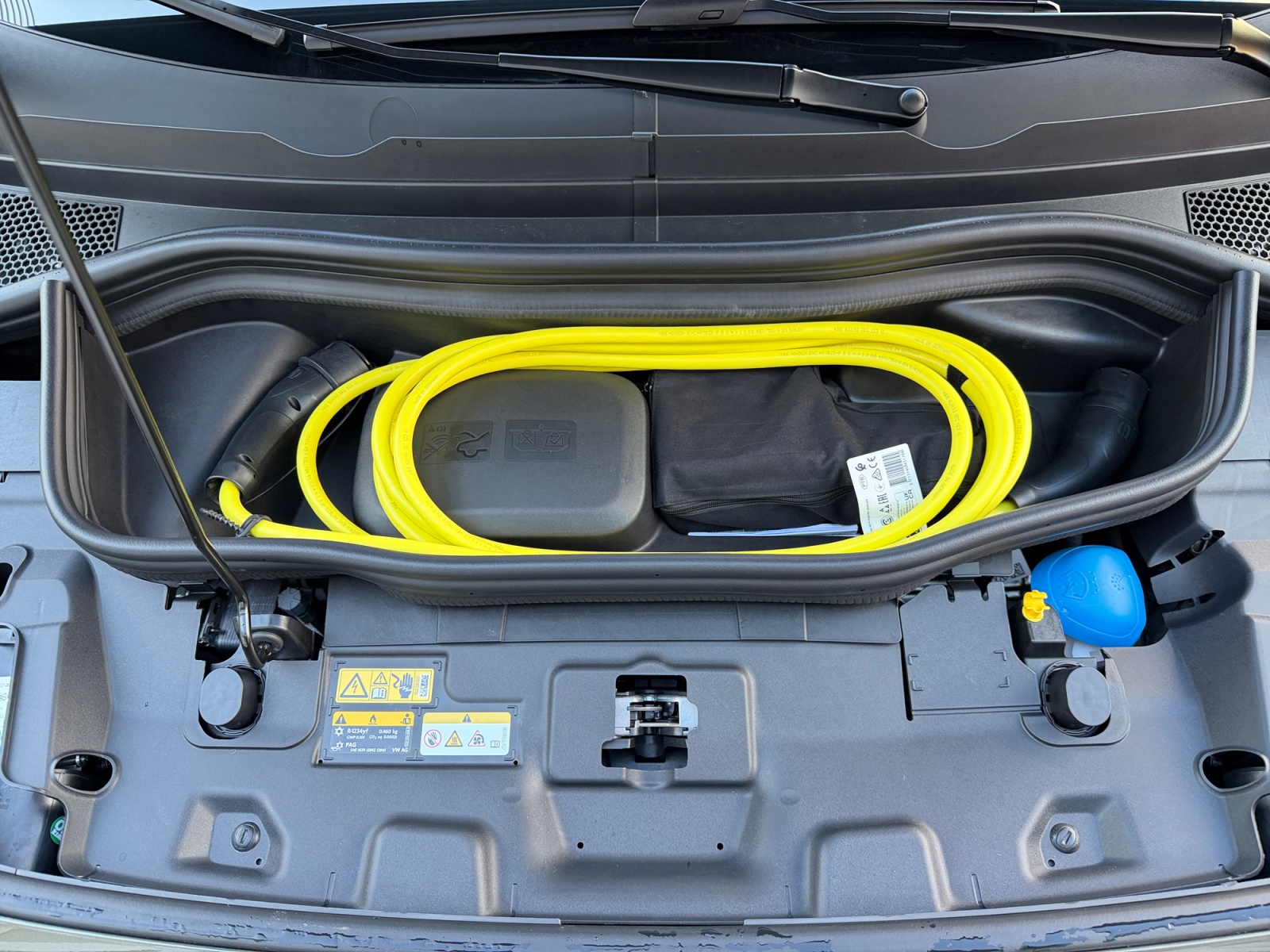 VOLKSWAGEN ID+CROSS
